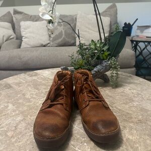 Ugg Australia Men’s Brown Leather Shoes size 10